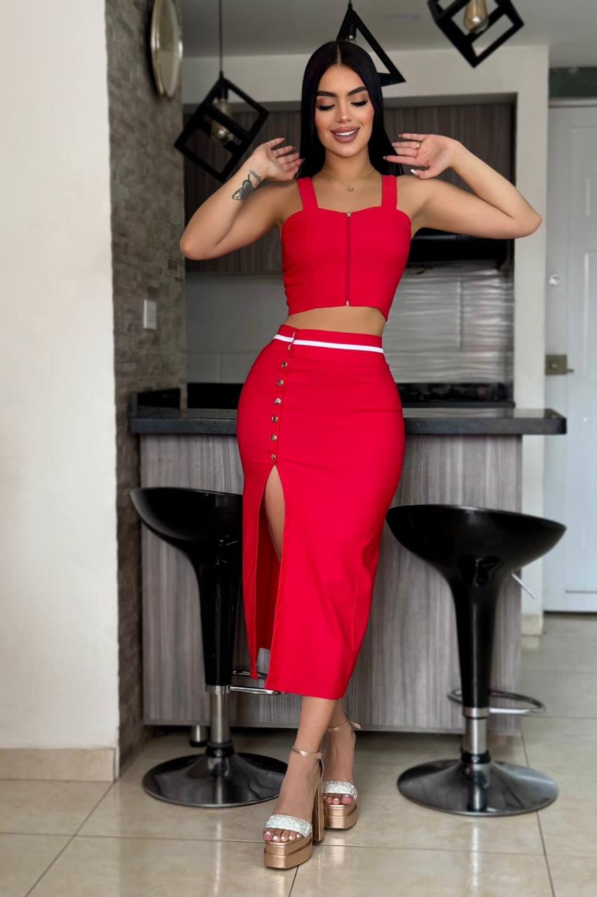 Conjunto Falda y Blusa: Elegancia y Estilo en una sola combinación