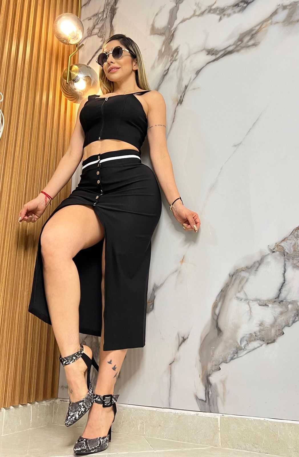 Conjunto Falda y Blusa: Elegancia y Estilo en una sola combinación